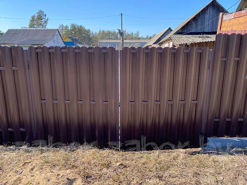 Фото распашных ворот из евроштакетника