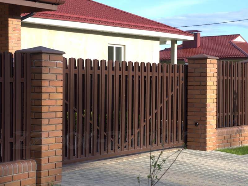 Фото откатных ворот из двухстороннего евроштакетника